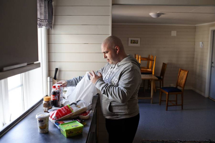 Lạ lùng nhà tù ‘sướng’ nhất thế giới: Phạm nhân được trả lương và tự do vui chơi - 3