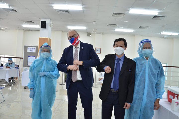 Mỹ sẽ tiếp tục vận động để có thêm vaccine cho Việt Nam - 10