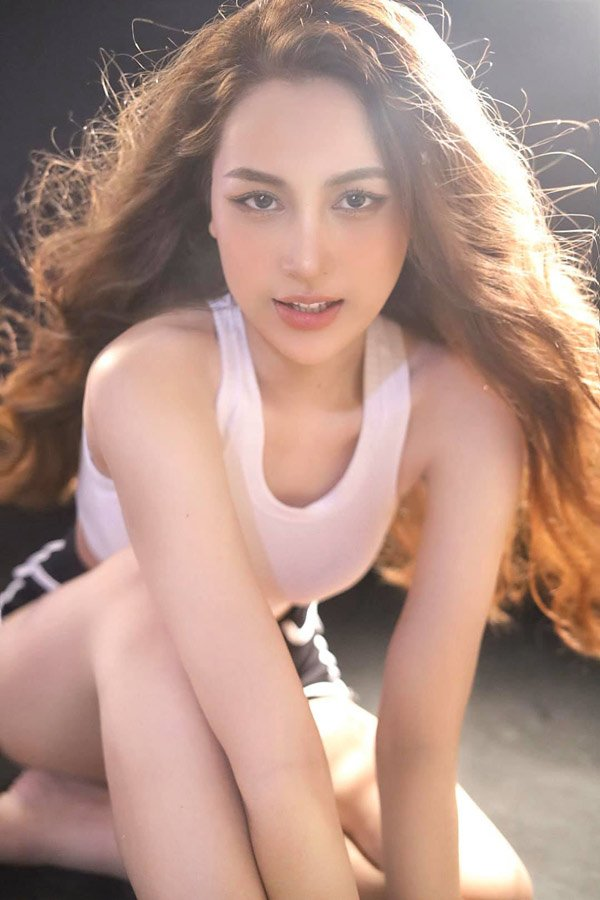 Cô gái Ê Đê gây sốt vì quá xinh đẹp, dân mạng cổ vũ đi thi hoa hậu