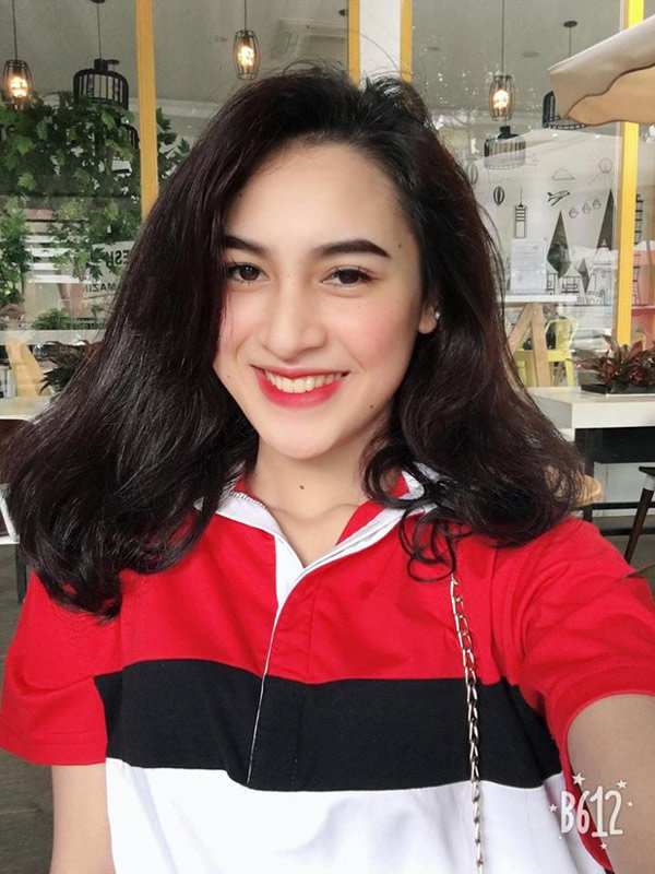 Cô gái Ê Đê gây sốt vì quá xinh đẹp, dân mạng cổ vũ đi thi hoa hậu