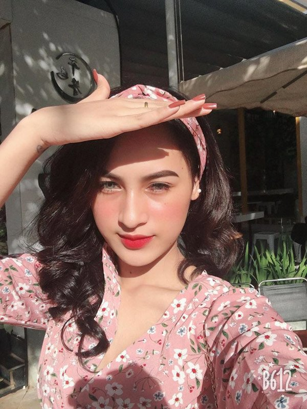 Cô gái Ê Đê gây sốt vì quá xinh đẹp, dân mạng cổ vũ đi thi hoa hậu