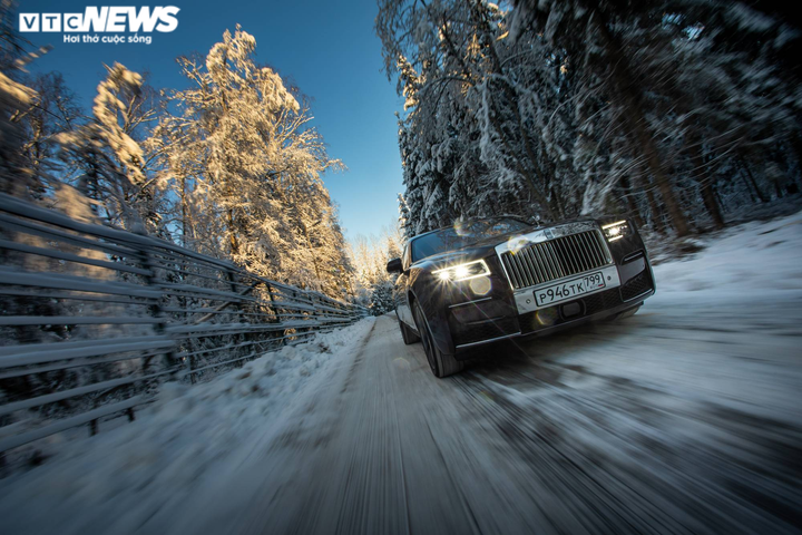 Siêu xe Rolls-Royce New Ghost và bộ ảnh chu du khắp thế giới - 8