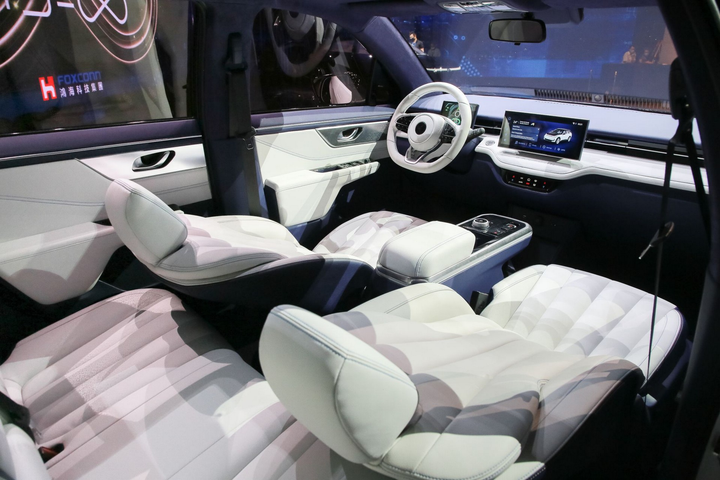 Foxconn, xe điện, Model C, Model T, Model E ảnh 4 Lộ diện ba nguyên mẫu xe điện của Foxconn - 6