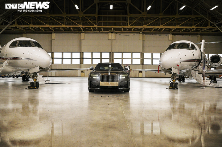 Siêu xe Rolls-Royce New Ghost và bộ ảnh chu du khắp thế giới - 4