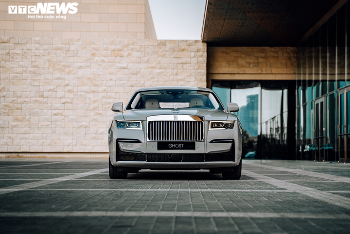Siêu xe Rolls-Royce New Ghost và bộ ảnh chu du khắp thế giới - 6