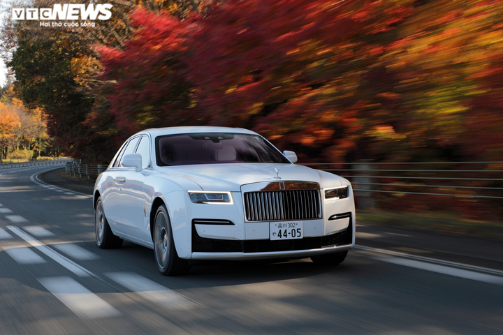 Siêu xe Rolls-Royce New Ghost và bộ ảnh chu du khắp thế giới - 14