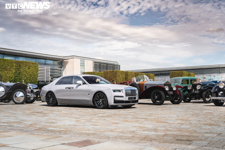 Siêu xe Rolls-Royce New Ghost và bộ ảnh chu du khắp thế giới - 5