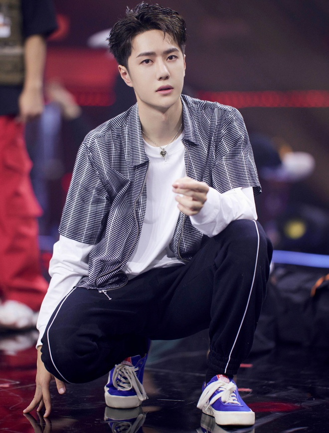 Vương Nhất Bác ảnh 1 Trung Quốc 'trục xuất' hàng loạt MC tai tiếng khỏi game show - 1