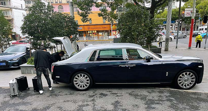 Người đàn ông rút 17,8 tỷ đồng khỏi ngân hàng vì bị bắt đeo khẩu trang - 1