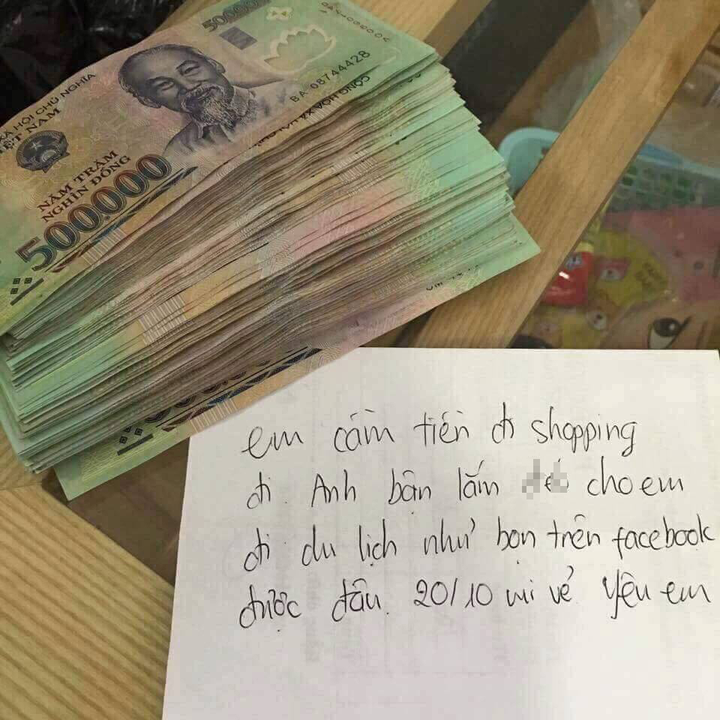 Cười bò với các món quà 'giá trị thấp nhưng độ mặn cao' của hội thanh niên - 1