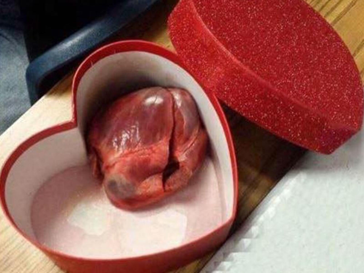 Cười bò với các món quà 'giá trị thấp nhưng độ mặn cao' của hội thanh niên - 8