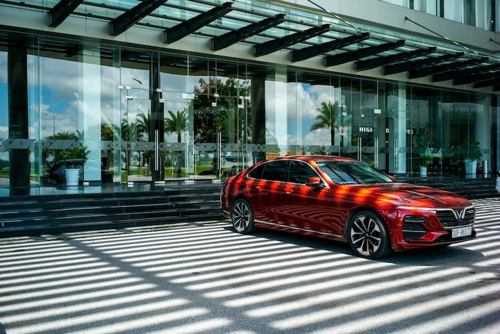 Chủ xe nói gì sau 2 năm sử dụng VinFast Lux A2.0? - 1