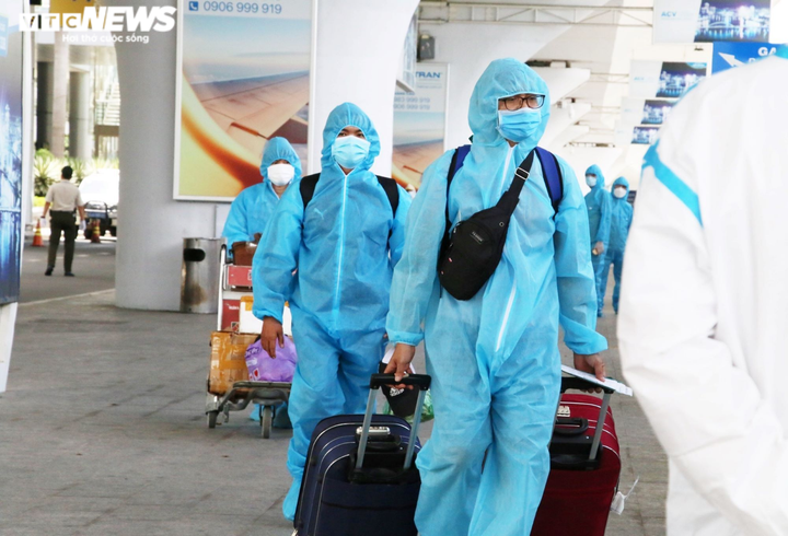 Chủ tịch Đà Nẵng: Kiểm soát còn lỗ hổng, hàng quán không quét QR Code - 1