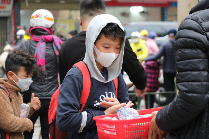 Vì sao học sinh 'vùng xanh' Hà Nội vẫn chưa được đi học lại? - 1