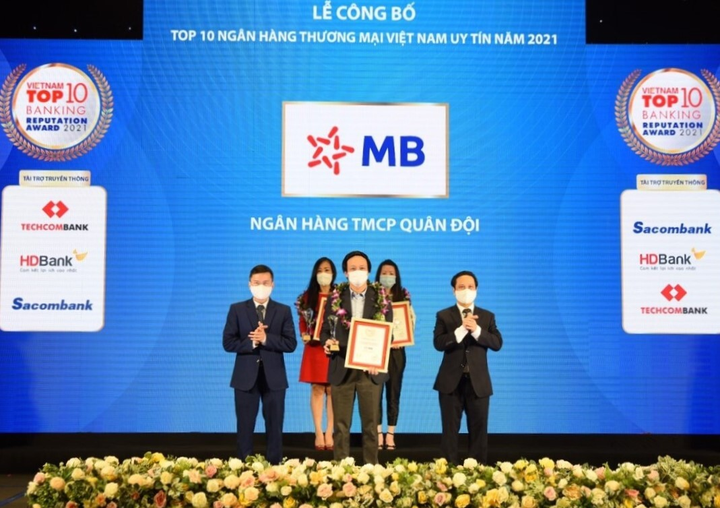 MB nằm trong Top 4 ngân hàng uy tín năm 2021 - 1