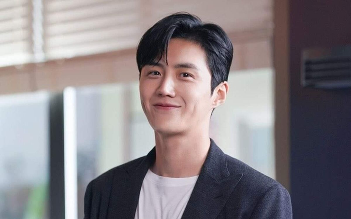 Scandal ép bạn gái phá thai có thể làm Kim Seon Ho tiêu tan sự nghiệp - 2