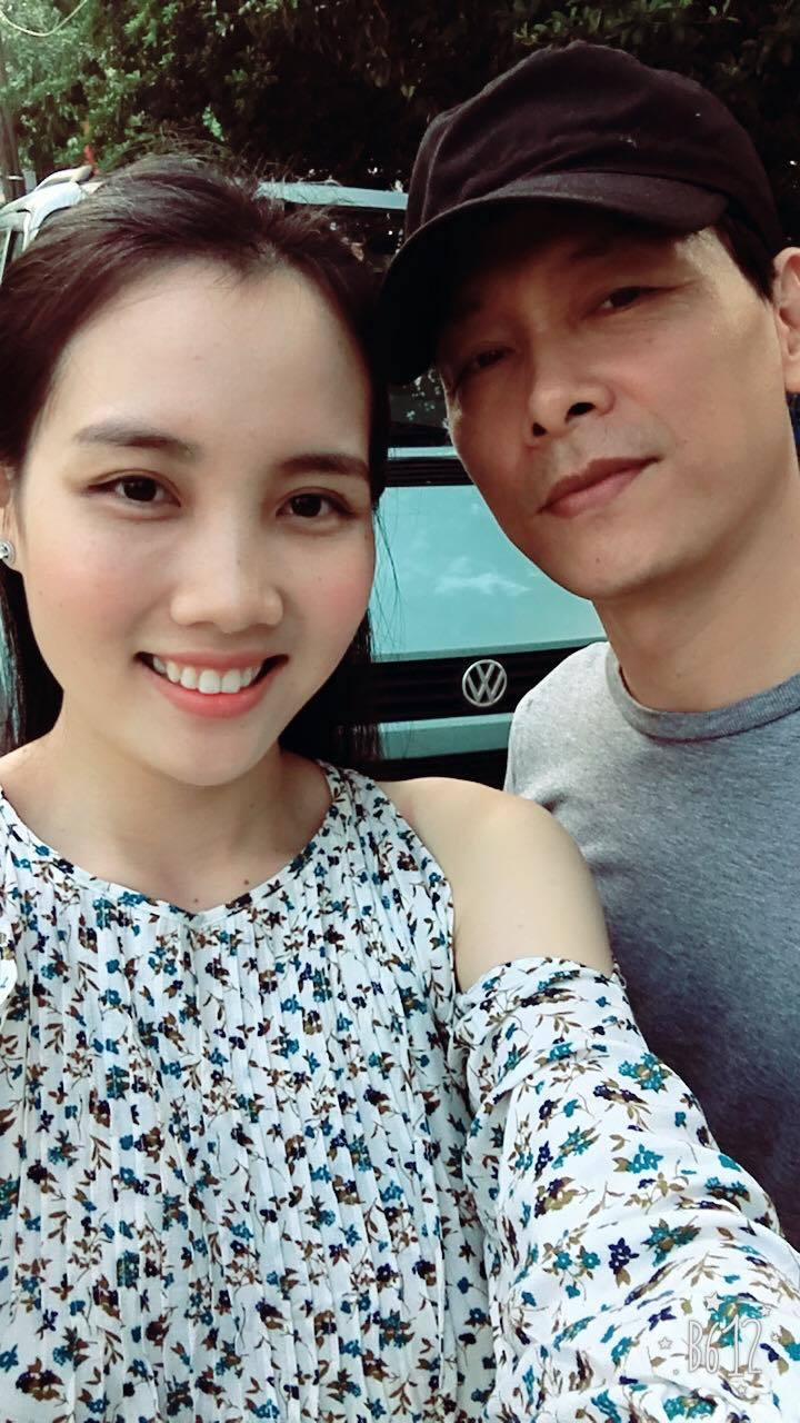 Đạo diễn 'Chuyện của Pao' sống bình lặng bên vợ kém 25 tuổi - 25