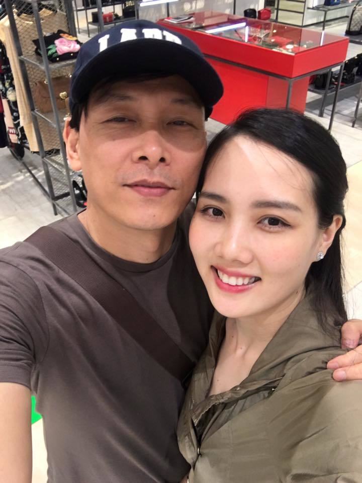 Đạo diễn 'Chuyện của Pao' sống bình lặng bên vợ kém 25 tuổi - 6