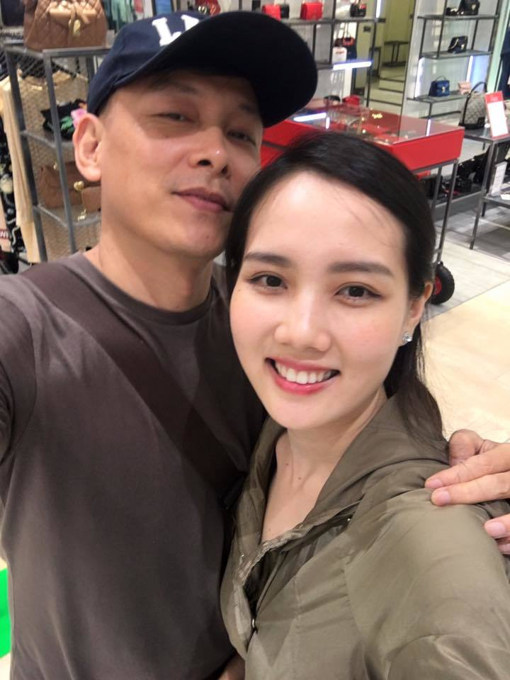 Đạo diễn 'Chuyện của Pao' sống bình lặng bên vợ kém 25 tuổi - 5