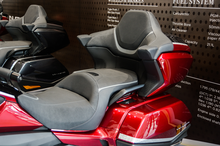 So sánh Honda Gold Wing 2021 giá hơn 1,2 tỷ đồng với phiên bản cũ - 5