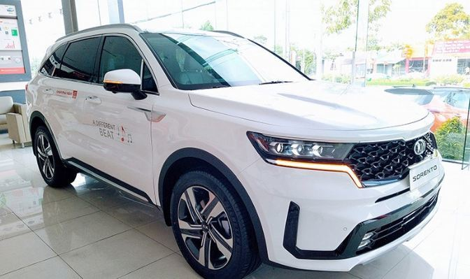 Thêm 5 mẫu ô tô giảm giá đến 100 triệu đồng gần cuối tháng 10 - 1