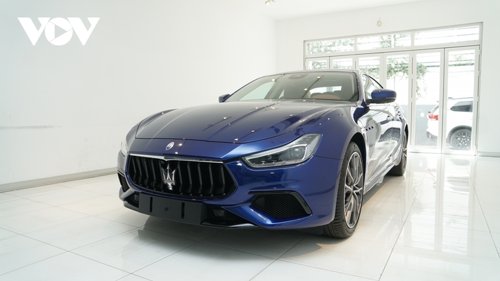 Cận cảnh chiếc Maserati Ghibli Hybrid 2021 đầu tiên tại Việt Nam - 1