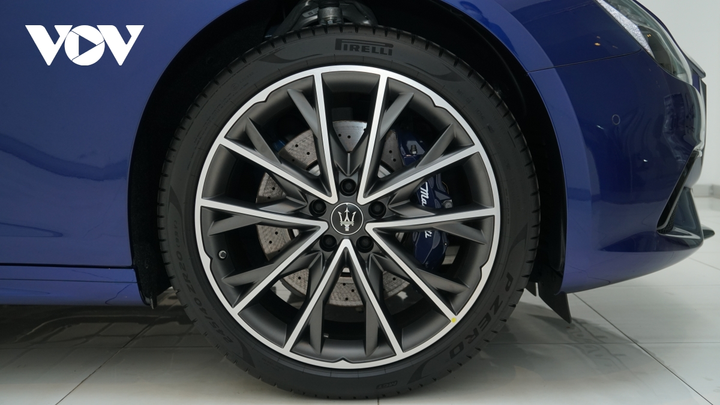 Cận cảnh chiếc Maserati Ghibli Hybrid 2021 đầu tiên tại Việt Nam - 4