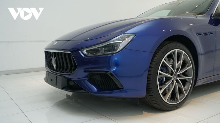 Cận cảnh chiếc Maserati Ghibli Hybrid 2021 đầu tiên tại Việt Nam - 2