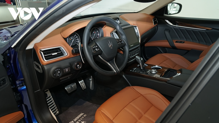 Cận cảnh chiếc Maserati Ghibli Hybrid 2021 đầu tiên tại Việt Nam - 5