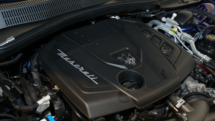 Cận cảnh chiếc Maserati Ghibli Hybrid 2021 đầu tiên tại Việt Nam - 8