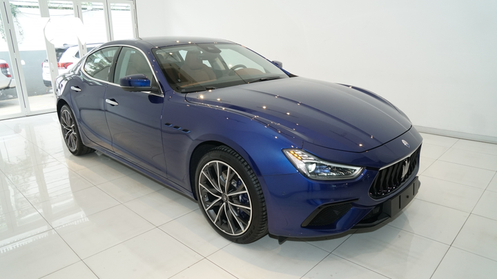 Cận cảnh chiếc Maserati Ghibli Hybrid 2021 đầu tiên tại Việt Nam - 10