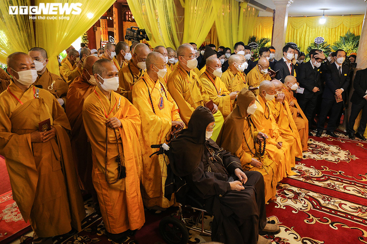 Tăng ni phật tử thành kính tiễn biệt Đại lão Hòa thượng Thích Phổ Tuệ - 3