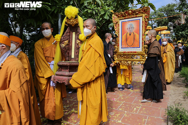 Tăng ni phật tử thành kính tiễn biệt Đại lão Hòa thượng Thích Phổ Tuệ - 9