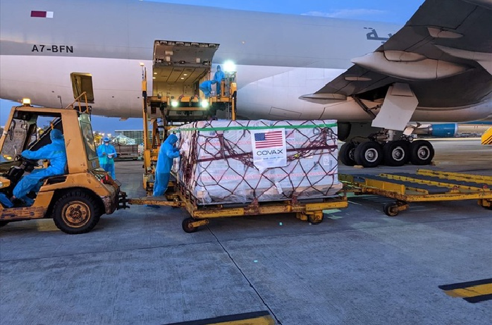 Thêm 1,3 triệu liều vaccine Pfizer do Mỹ viện trợ về đến Việt Nam - 1
