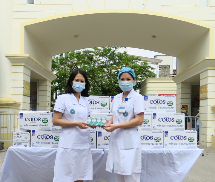 Vinamilk tặng 50.000 sản phẩm Vinamilk Colosgold cho con em cán bộ y bác sĩ - 3