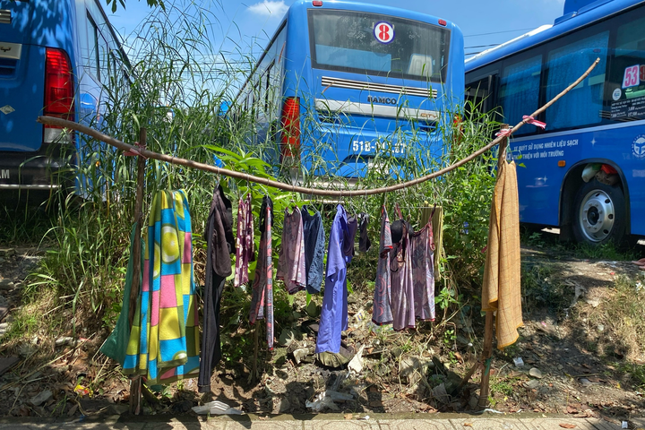 Những người 'ở trọ' trên xe buýt suốt 4 tháng dịch ở TP.HCM - 4