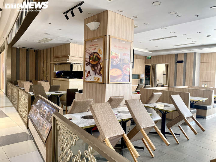 Bình Dương ngày đầu cho bán tại chỗ: Quán không bóng khách, quán im lìm đóng cửa - 4