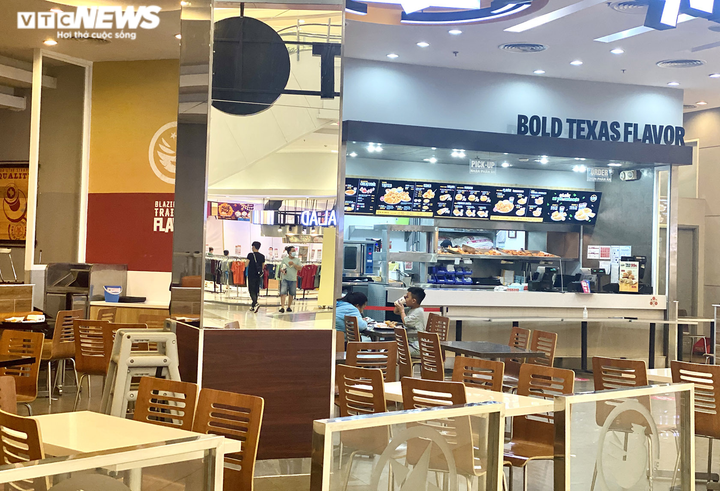 Bình Dương ngày đầu cho bán tại chỗ: Quán không bóng khách, quán im lìm đóng cửa - 9