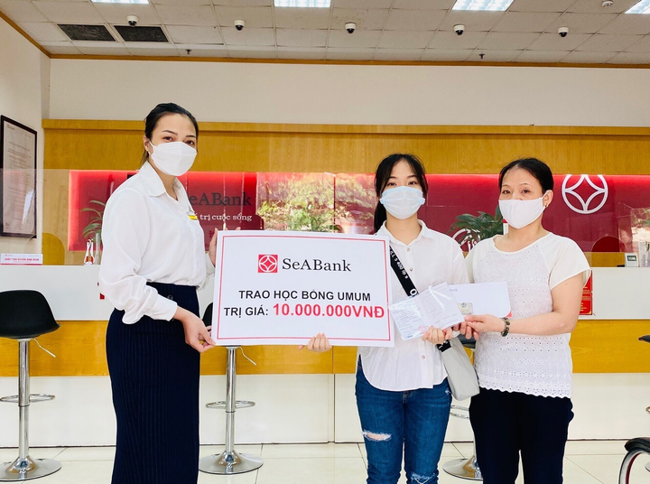 9 học sinh nghèo do SeABank đỡ đầu tốt nghiệp THPT, trúng tuyển Đại học - 1