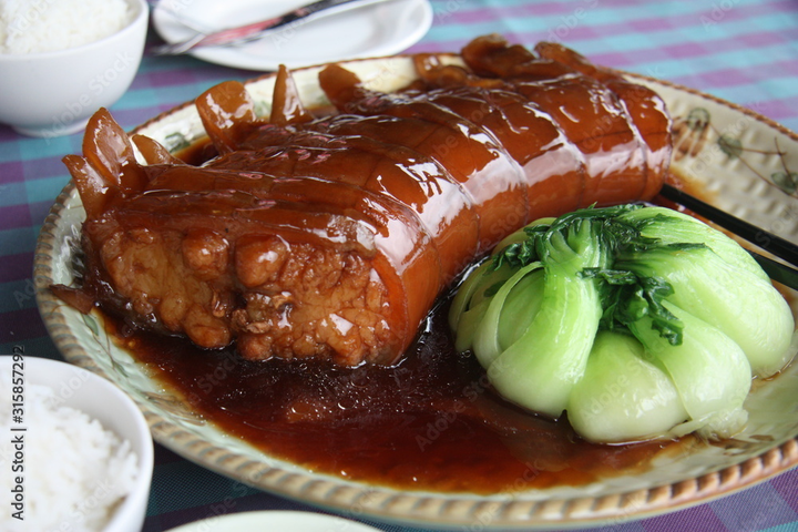 Tinh hoàn cá mập và 4 món ăn 'thách bạn dám thử' ở đảo quốc sư tử - 5