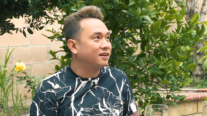 Bị mỉa chuyện bán hàng online, nhiều nam nghệ sĩ Việt chạnh lòng - 10