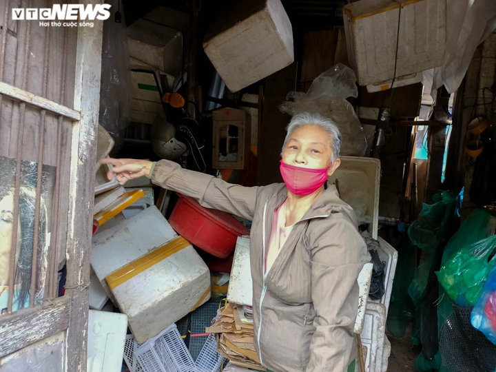 Chợ Long Biên mở cửa trở lại, phu bốc vác vẫn 'đói' việc - 5