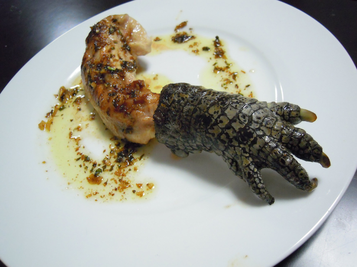 Tinh hoàn cá mập và 4 món ăn 'thách bạn dám thử' ở đảo quốc sư tử - 1