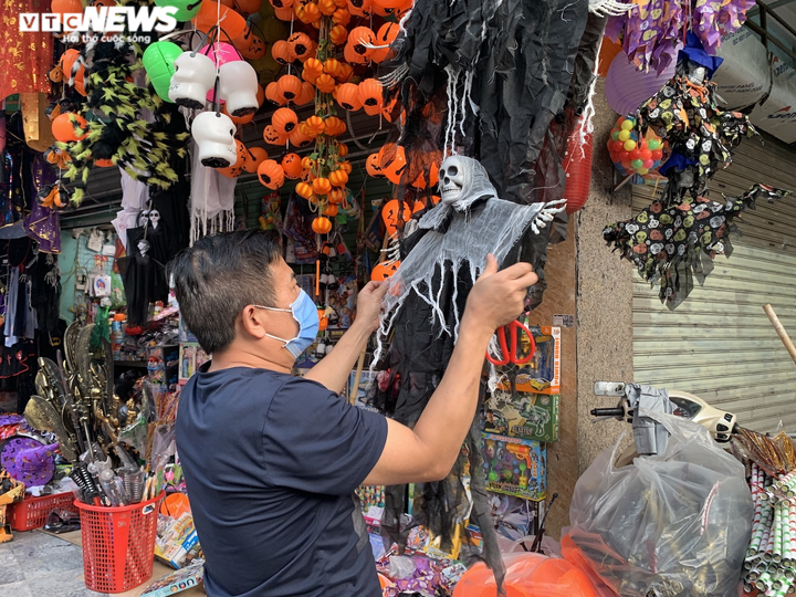 Đồ chơi Halloween ế khách - 10