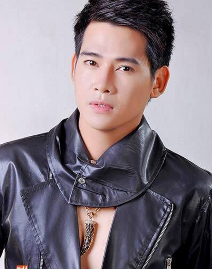 Bị mỉa chuyện bán hàng online, nhiều nam nghệ sĩ Việt chạnh lòng - 4