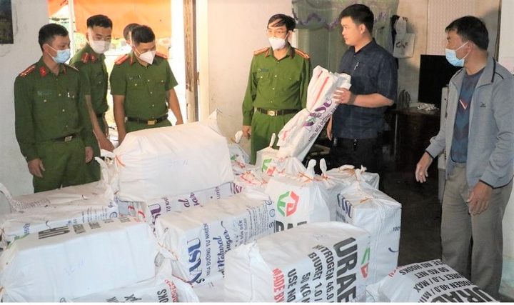 Phá đường dây buôn bán, tàng trữ trái phép 2 tấn pháo nổ ở Nghệ An - 1