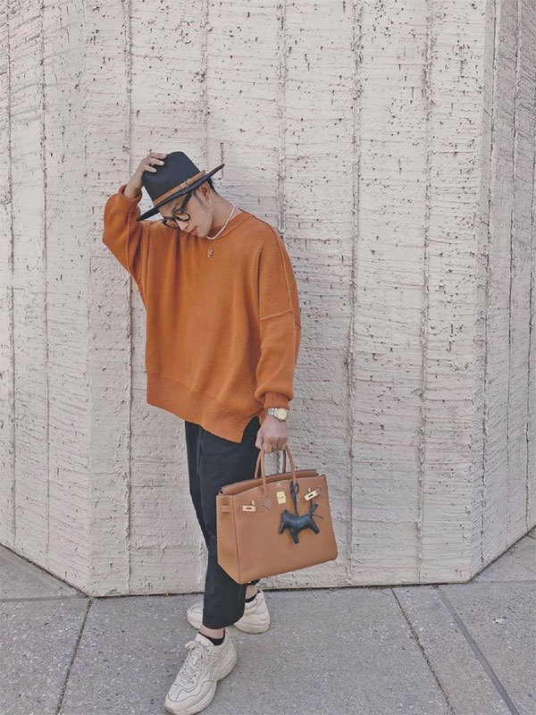 Vì sao nhiều chàng trai châu Á 'nghiện' dùng túi xách của nữ? - 2