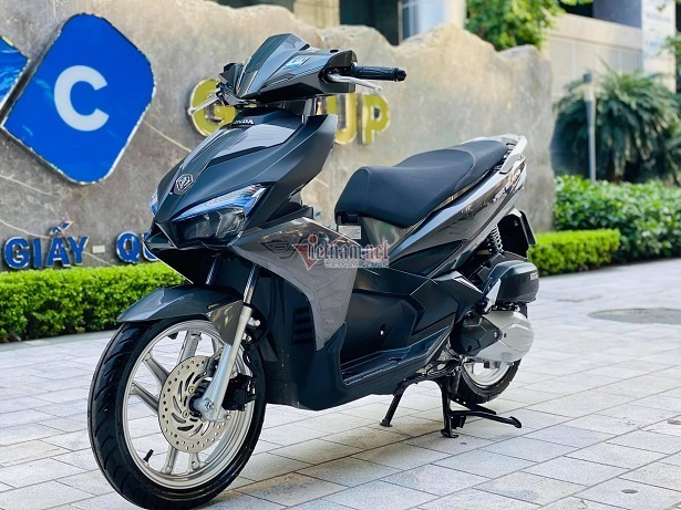 Trúng biển sảnh rồng, Honda Air Blade đội giá gấp 3 lần - 3