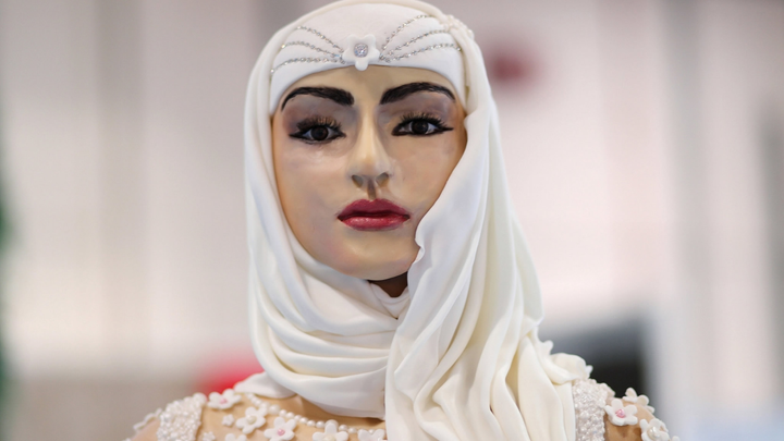 ‘Cô dâu’ đắt đỏ nhất thế giới: Cao 1m8, nặng 120kg, giá hơn 22 tỷ - 6