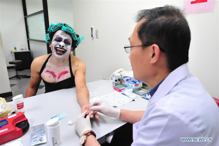 Những màn hóa trang Halloween 'sáng tạo tầm vũ trụ', chẳng thấy sợ chỉ thấy hài - 4